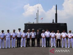 Pertama Kalinya Kapal Selam Rusia Sandar di Surabaya