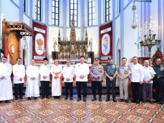 Misa Malam Natal Menkopolkam-Kapolri Sambangi Gereja Katedral Jakarta