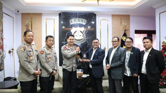 Kapolda-Bali-Menerima-Audensi-dari-Perhimpunan-Advokat-Indonesia-PERADI-768x432