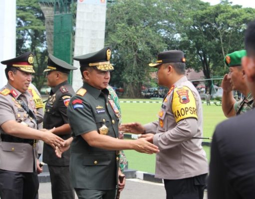 Kapolres Magelang Kota Sambut Kedatangan Kapolri Dan Panglima TNI Yang Akan Memimpin Wisuda Prabhatar 2024