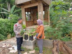 Dukung Program Asta Cita Bhabinkamtibmas Desa Ciharashas, Ajak Warga Tanam Tanaman Bergizi