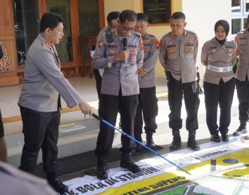 Jelang Pengamanan Pertandingan Piala AFF Antara Timnas Indonesia Versus Philipina Polresta Surakarta Gelar Tactical Floor Game