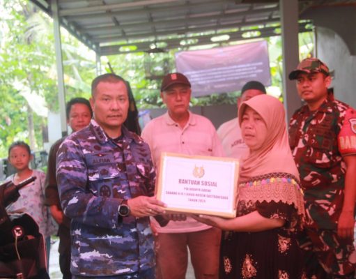 Personel Lanud Husein Sastranegara Tembus Daerah Terisolir Korban Bencana Alam di Kabupaten Cianjur