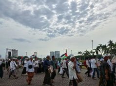 Massa Reuni Akbar PA 212 Bubar dengan Tertib Sambil Membawa Atribut