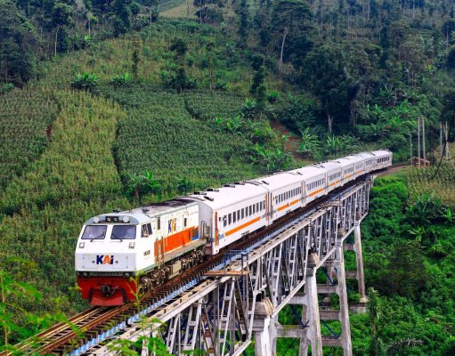 Pengguna KAI Commuter Bandung Meningkat Hari ke 3 Libur Nataru