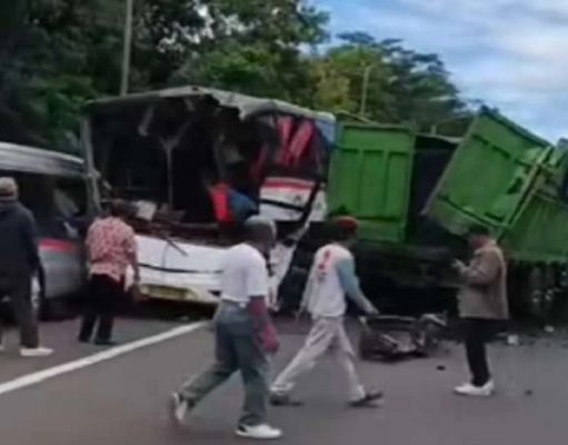 Truk Tak Kuat Menanjak Jadi Penyebab Kecelakaan Beruntun di Tol Cipularang