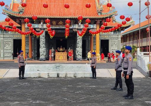 Polda Bali Amankan Ibadah Imlek di Vihara Satya Dharma Benoa