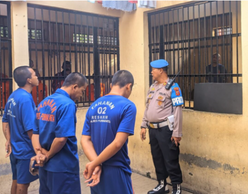 Jaga Keamanan dan Kondusifitas Polres Purwakarta Rutin Lakukan Penggeledahan Tahanan