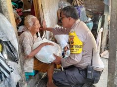 Aiptu Galuh Sudarmono Satu Hari Satu Bantuan bagi Kaum Duafa