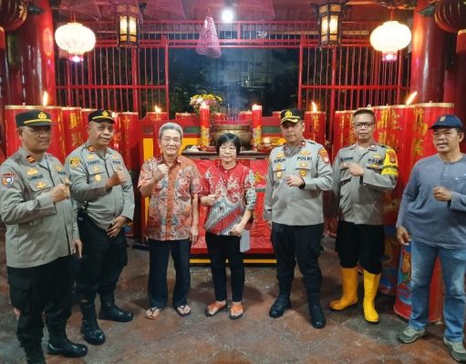 Kapolsek Tambora Lakukan Pengecekan di Sejumlah Vihara Pastikan Perayaan Imlek Aman