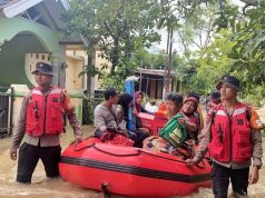 Tim Sar Satbrimob Polda Jateng Turun ke Lokasi Longsor dan Siapkan Dapur Lapangan