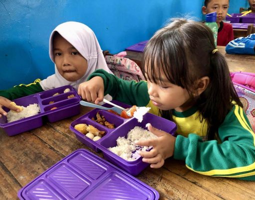 Senin 6 Januari 2025 Program Makan Bergizi Gratis dimulai di 190 Titik di 26 Provinsi