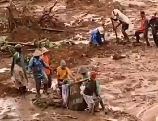 Longsor Besar di Pekalongan Belasan Korban Tewas