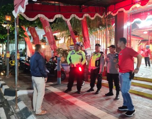 Sambut Tahun Baru Imlek 2576 Kongzili di Klenteng Hok Tek Bio, Polres Salatiga Lakukan Pengamanan