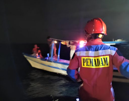 Penumpang Kapal Mati Mesin Berhasil Diselamatkan oleh Petugas Gukarmat
