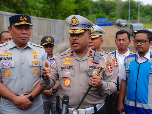 Larangan Sopir Bus Pakai Klakson Basuri
