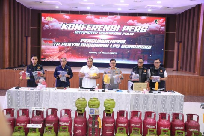 02fbad09-9b51-4fa7-bff3-d5504879-768x512