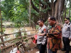 Kapolda Metro Jaya Tinjau Pengungsian Warga Terdampak Banjir di Pancoran