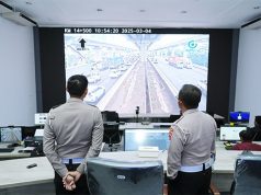 Dirgakkum Korlantas Polri Cek Arus Lalu Lintas Imbas Banjir di Command Center KM 29 Cikarang