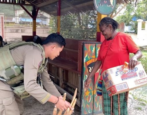 Hangatnya Kebersamaan: Mama-Mama Pegunungan Bintang dan Personel Satgas Ops Damai Cartenz 2025 Saling Berbagi