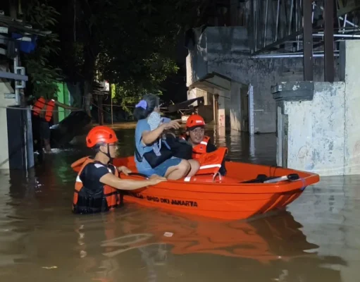 Luapan Kali Ciliwung Rendam 28 RT di Jakarta Selatan