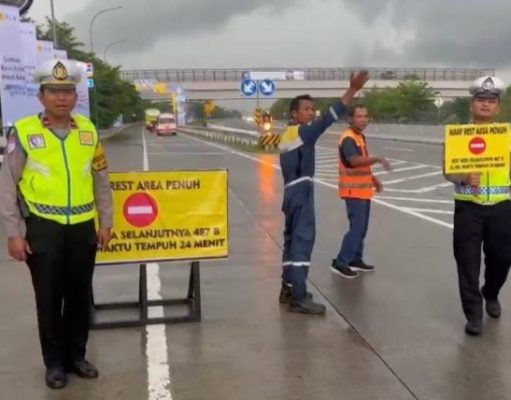 Agar Tak Terjadi Penumpukan Pemudik, Polisi Simulasikan Penutupan Rest Area di Tol Sragen