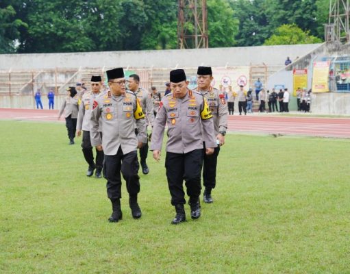 Kapolri Kunjungi Keluarga AKP Anm Lusiyanto dan Aipda Anm Petrus Apriyanto di Sumsel