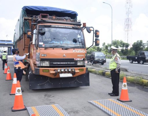Mulai 24 Maret 2025 Korlantas Lakukan Pembatasan Kendaraan Sumbu Tiga
