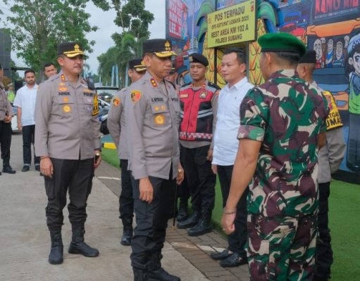 Kapolda Jabar Tinjau Rest Area KM 166 Tol Cipali Wilayah Majalengka disambut Hangat Petugas Pos Terpadu