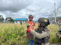 Personel Operasi Damai Cartenz-2025 Jalin Keharmonisan dengan Masyarakat Pegunungan Bintang di Oksibil