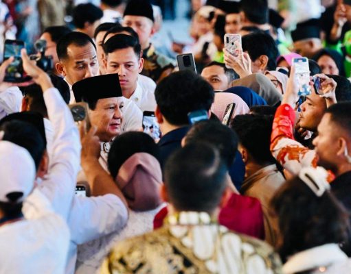 Silaturahmi Lebaran, Presiden Prabowo Sambut Ribuan Warga di Istana Kepresidenan Jakarta