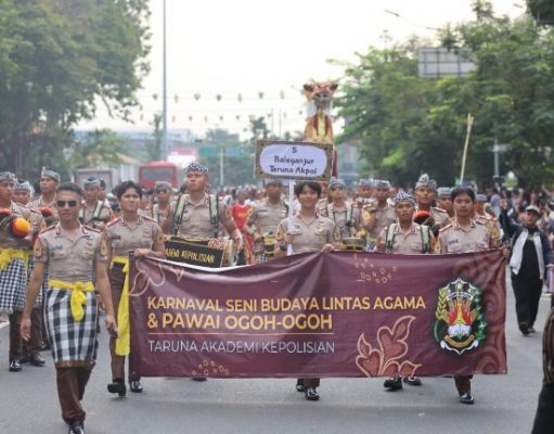 Taruna Akpol Gelar Karnaval Seni Budaya Lintas Agama Rayakan Hari Raya Galungan