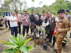 Rocky Gerung: Polisi Itu ‘Pohon Lindung Seluruh Indonesia