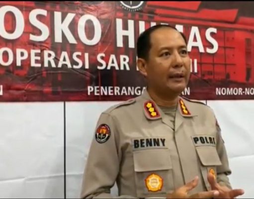 Personel Ops AB Moskona 2025 Berjalan Kaki Sisir Daratan Dalam Pencarian Iptu Tomi Samuel Marbun