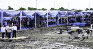 Presiden Prabowo Tebar Benih Padi Dengan Teknologi Drone Pertanian
