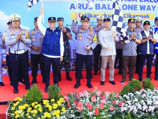 Kapolri Pimpin Pelepasan One Way Nasional Tol Kalikangkung-Cikampek