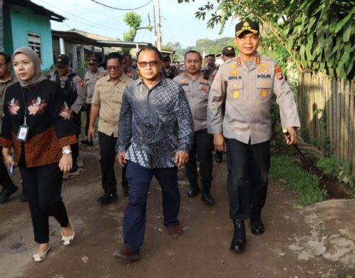 Kompolnas Tinjau TKP Pembakaran Mobil Polisi di Depok, Soroti Serius Penagakan Hukum