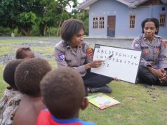 Sambangi Kampung Doyo Baru, Program Si-Ipar Tanamkan Nilai Edukasi Dengan Warga