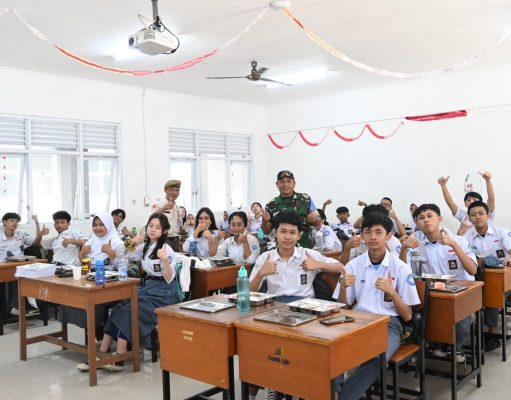 SPPG Lanud Husein Sastranegara Salurkan Ratusan Paket Makanan Bergizi ke SMA Negeri 9 Bandung