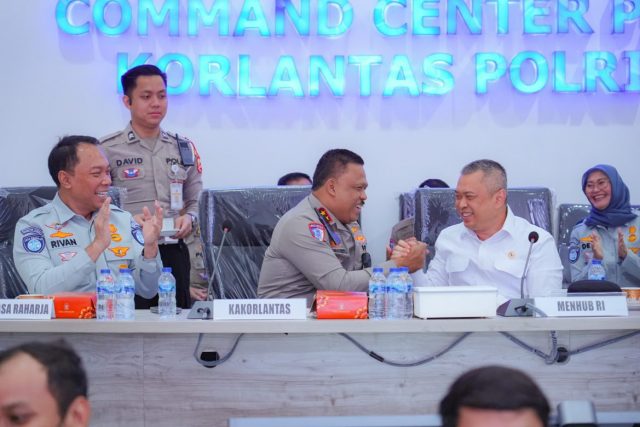 kakorlantas-jabat-tangan-menhub-1170x780