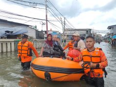 Saat Bulan Purnama, Warga Pesisir Jakarta agar Waspadai Banjir Rob