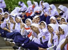 Cerita Antusiasme dari Monas, Pelajar dan Masyarakat Sambut Kedatangan Premier Li Qiang