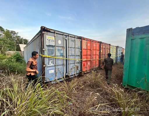 Usai Gelapkan Puluhan Kontainer di Batam Pimpinan Ormas Diringkus Polda Kepulauan Riau