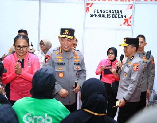 Pada Puncak Bakti Kesehatan, Kapolri Bagikan Sembako dan Alat Bantu Disabilitas