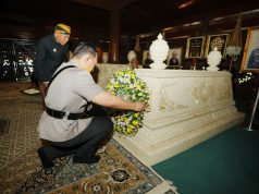 Kapolri Ziarah ke Makam Presiden RI ke-2 Soeharto sebagai Rangkaian Hari Bhayangkara ke-79