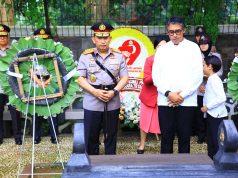 Teladani Integritas dan Pengabdian Jendral Hoegeng, Kapolri Ziarah ke Makam Dalam Rangka Hari Bhayangkara Ke-79