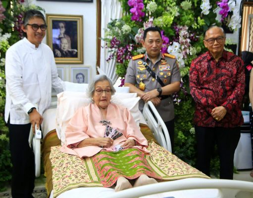 Simbol Kesetiaan dan Keteladanan, Ny. Meriyati Hoegeng Rayakan HUT Ke-100 yang dihadiri Kapolri