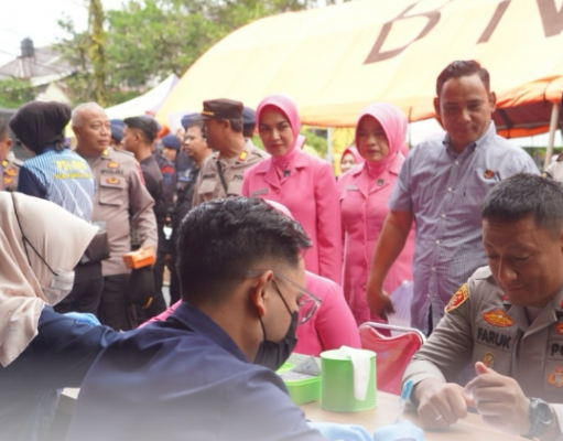 Donor Darah Massal “Superhero Kemanusiaan” di Tasikmalaya Kumpulkan 702 Kantong Darah