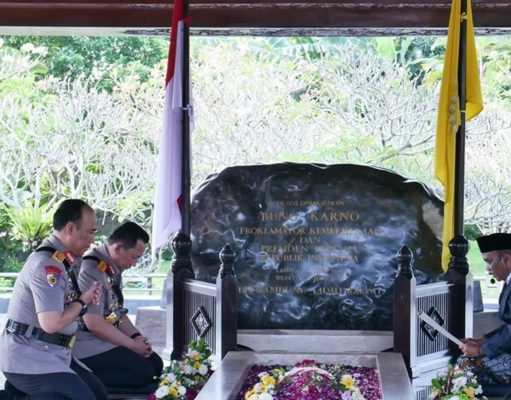 Kapolri Ziarah ke Makam Bung Karno