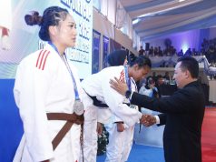 Atlet Judo Polri Brigadir Shifa Fauzia Saat di Kalungkan Medali Juara: “Terima kasih, Kapolri”